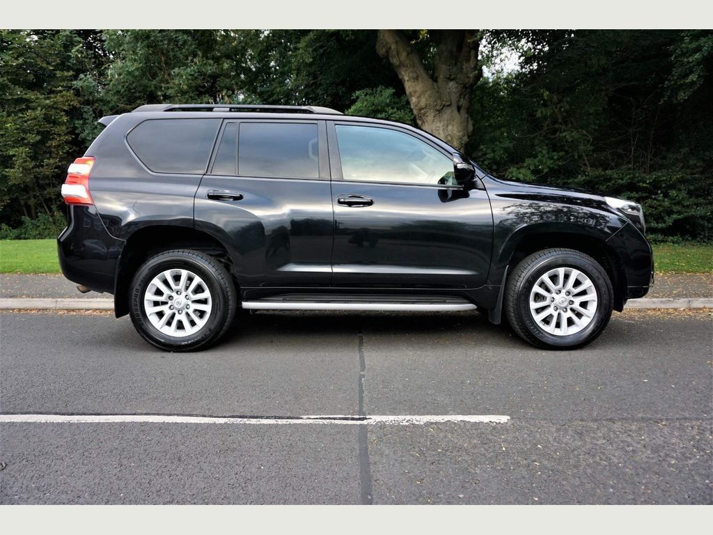 Toyota Land Cruiser 3.0 D-4d Icon Black #4