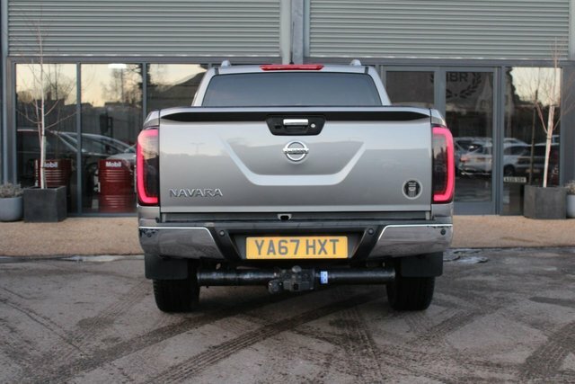 Nissan Navara 2.3 Dci Tekna Pickup Double Cab 4W Grey #6