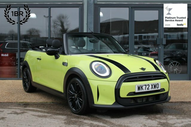 Mini Convertible 1.5 Cooper Exclusive Convertible Steptr Yellow
