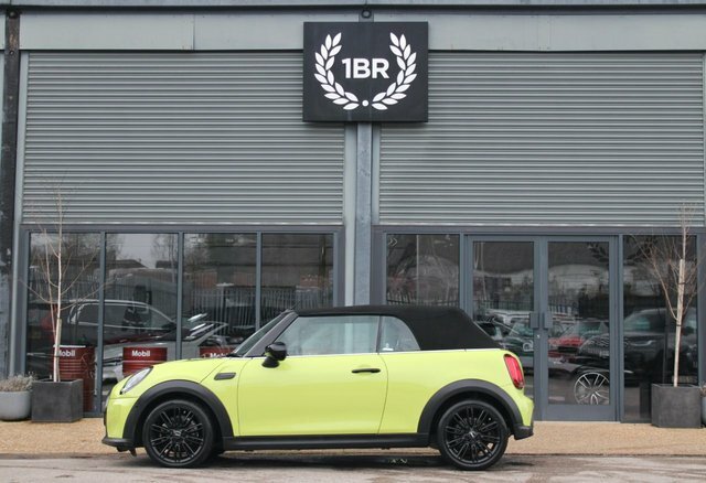 Mini Convertible 1.5 Cooper Exclusive Convertible Steptr WK72XWO Yellow #3