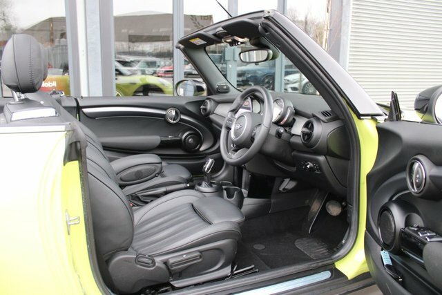 Mini Convertible 1.5 Cooper Exclusive Convertible Steptr WK72XWO Yellow #6