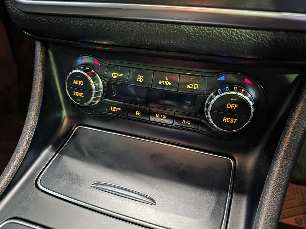 Mercedes-Benz GLA Class 2.1 Gla200d Se Euro 6 Ss Green #50