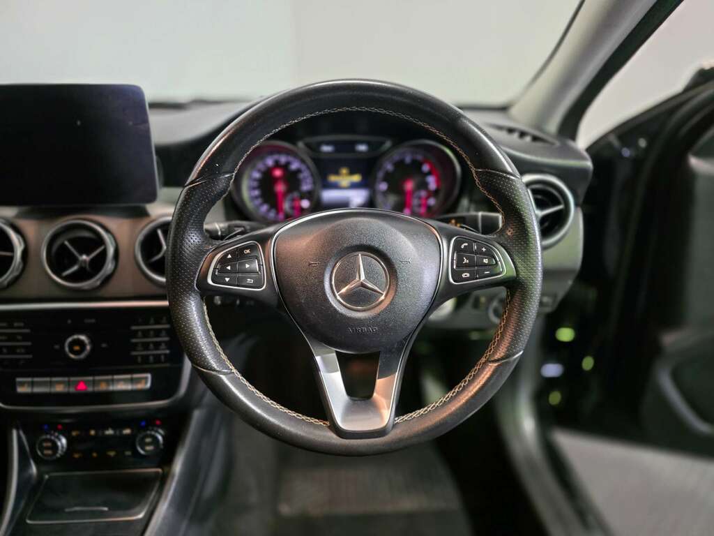 Mercedes-Benz GLA Class 2.1 Gla200d Se Euro 6 Ss Green #26