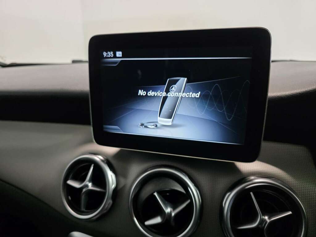 Mercedes-Benz GLA Class 2.1 Gla200d Se Euro 6 Ss Green #36