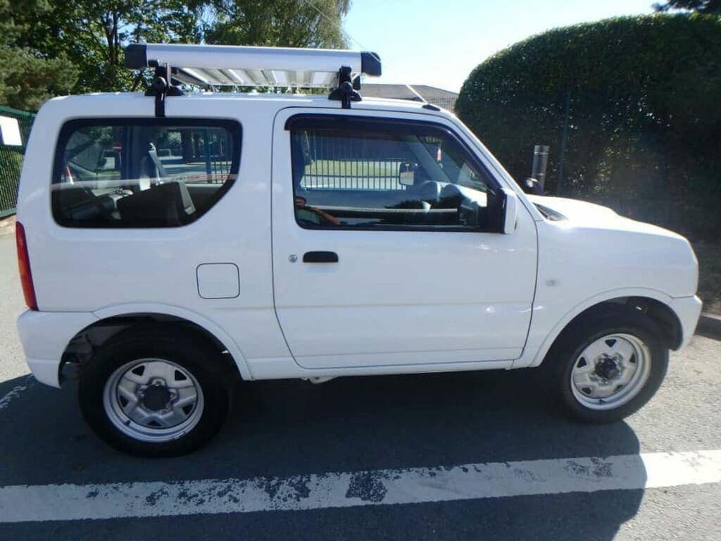 Suzuki Jimny 660 .. Ideal Town Or Country 4X4 White #5