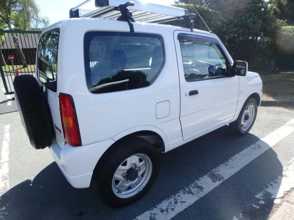 Suzuki Jimny 660 .. Ideal Town Or Country 4X4 White #2
