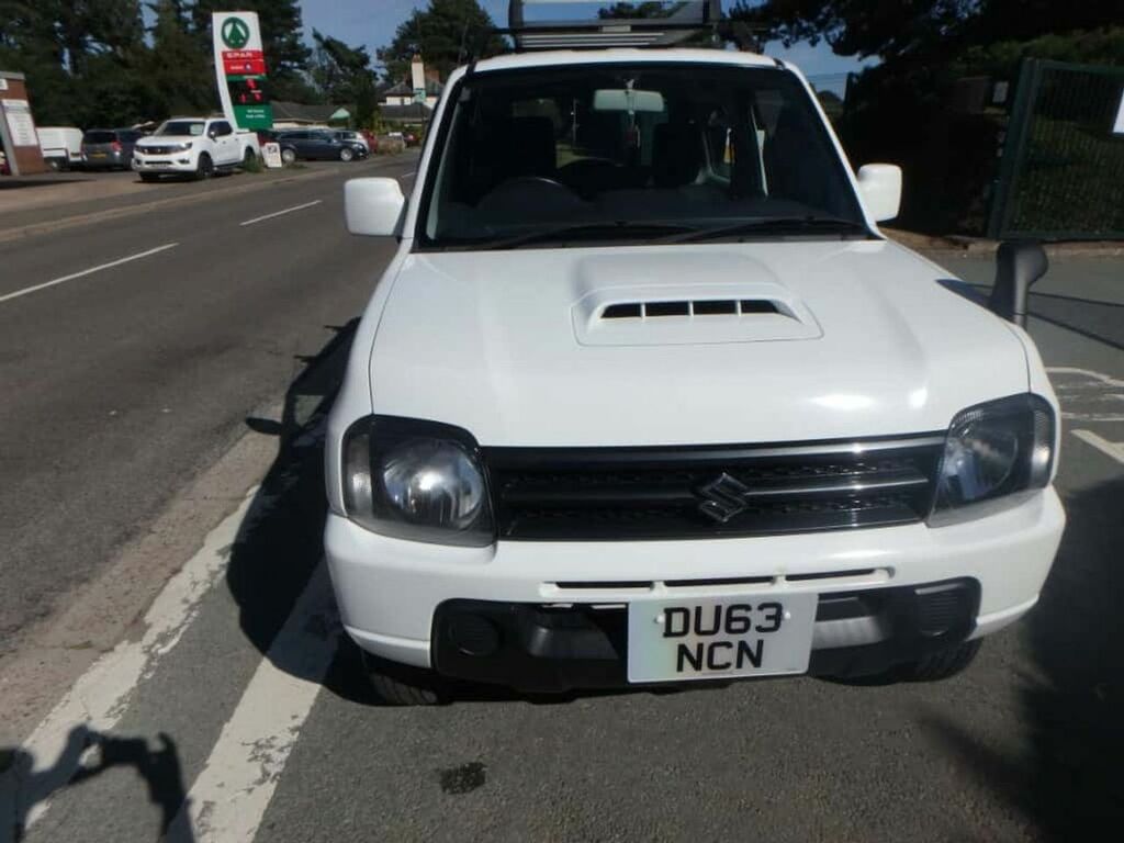 Suzuki Jimny 660 .. Ideal Town Or Country 4X4 White #4