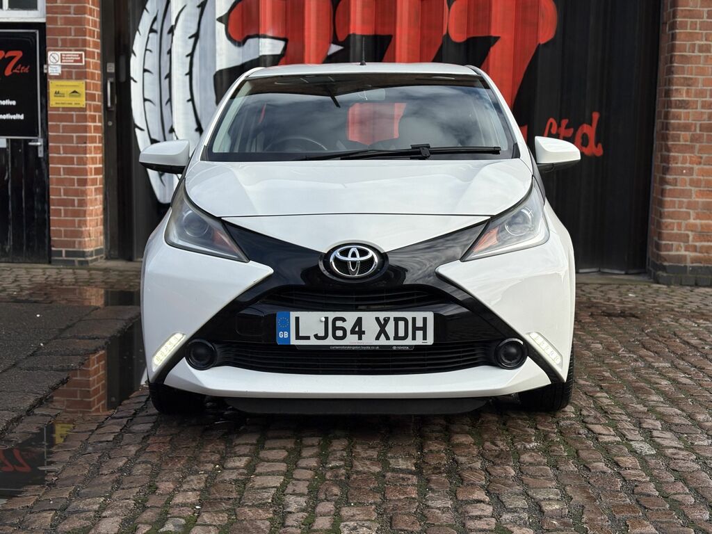 Toyota Aygo 2014 1.0 Vvt-i X-play Hatchback LJ64XDH White #3