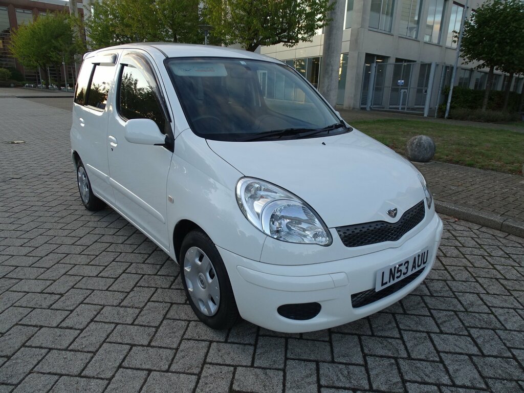 Toyota Verso 1.3 Auto White #2