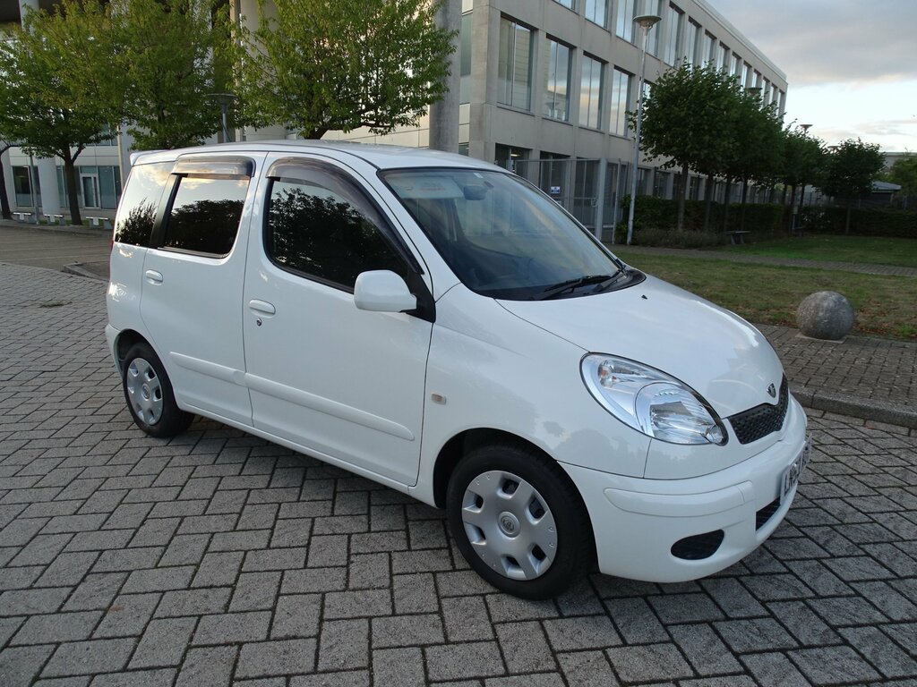 Toyota Verso 1.3 Auto White #3