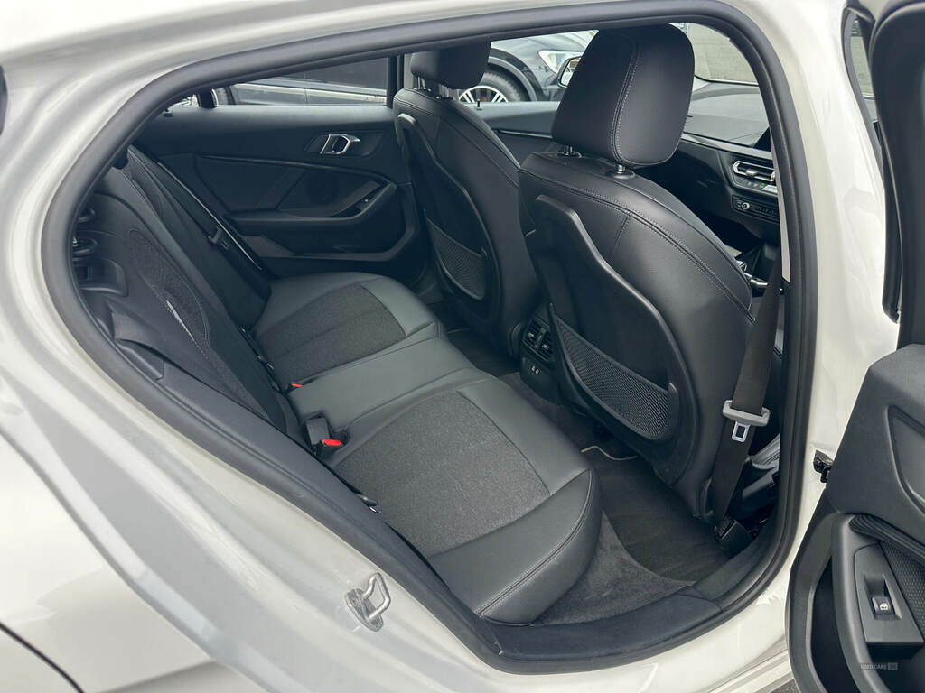 BMW 1 Series 118D Sport Step AP21LUF White #2