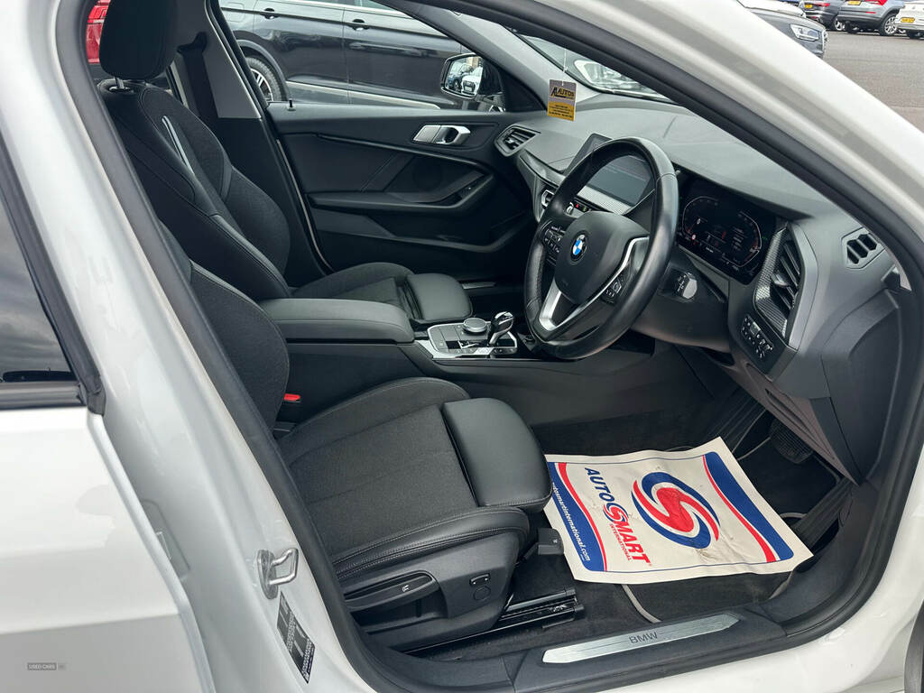 BMW 1 Series 118D Sport Step AP21LUF White #3