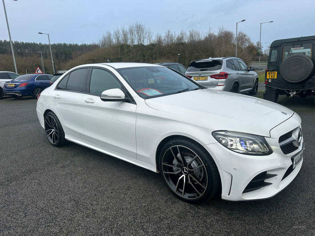 Mercedes-Benz C Class C220d Amg Line Edition 9G-tronic White