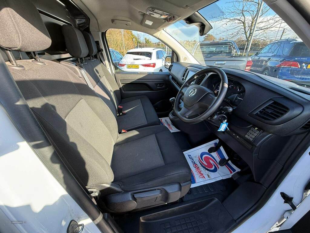 Vauxhall Vivaro 2900 1.5D 100Ps Prime H1 Van KS73FEH White #5