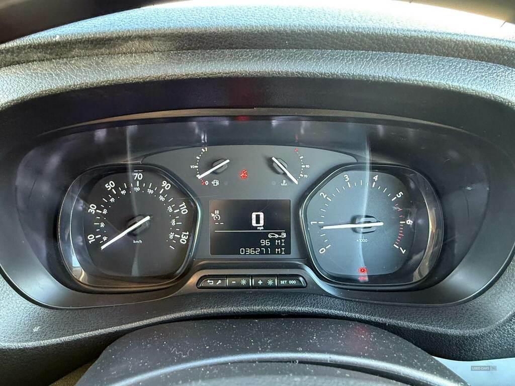 Vauxhall Vivaro 2900 1.5D 100Ps Prime H1 Van KS73FEH White #3