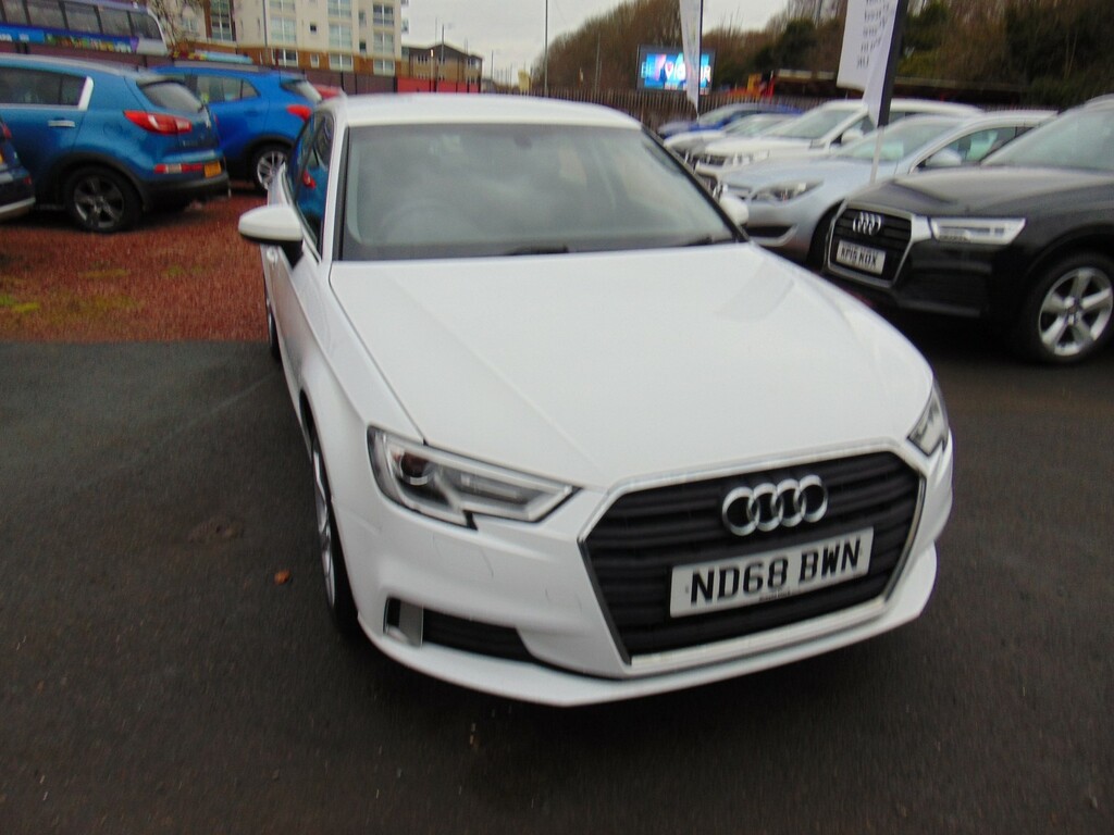 Audi A3 Hatchback 1.5 Tfsi Cod 35 Sport Mot January 2027 ND68BWN White #4