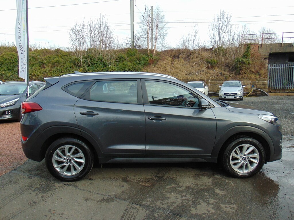 Hyundai Tucson Suv 1.6 Tucson Se Nav 1.6 Gdi 132Ps Mot April 20 EK67OEZ Grey #2