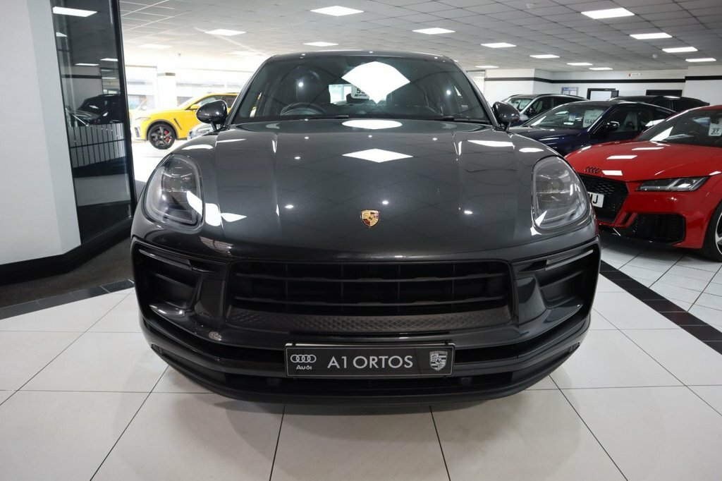 Porsche Macan Suv GD71YFX Grey #2