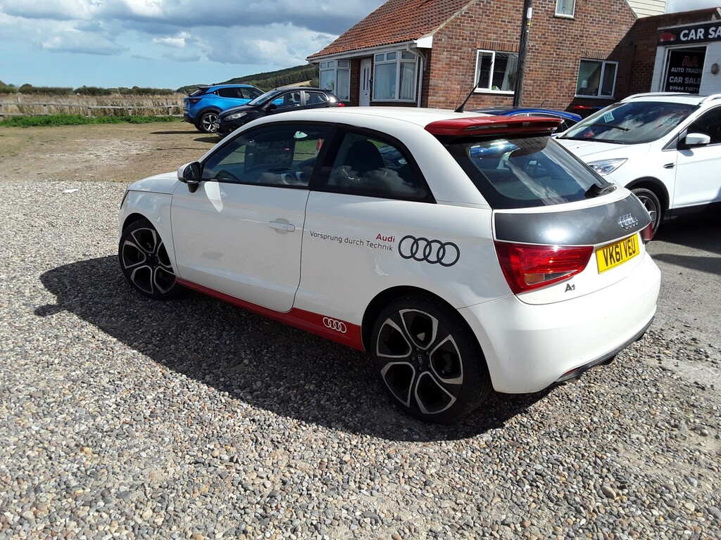 Audi A1 Hatchback 1.6 Tdi Competition Line 2011 White #5
