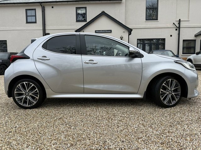 Toyota Yaris 1.5 Vvt-h Excel Hatchback Hybrid E-cvt TGZ9462 Silver #4