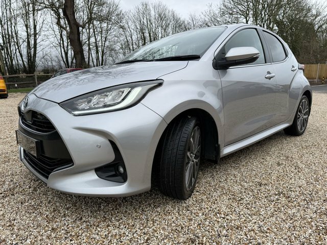 Toyota Yaris 1.5 Vvt-h Excel Hatchback Hybrid E-cvt TGZ9462 Silver #3
