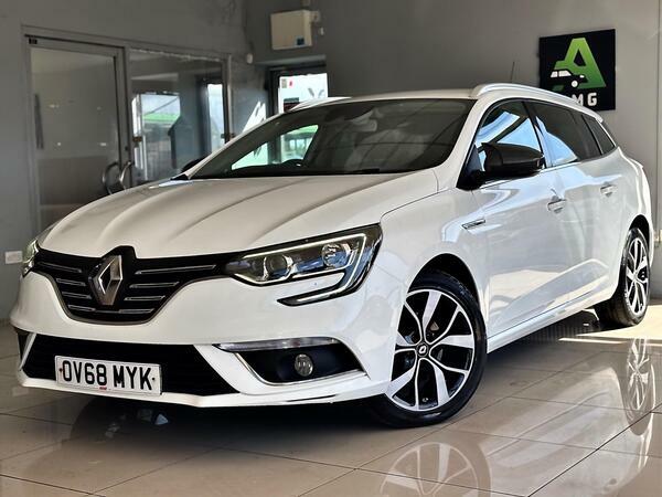 Renault Megane 1.5 Blue Dci Iconic Sport Tourer Euro 6 Ss OV68MYK #2