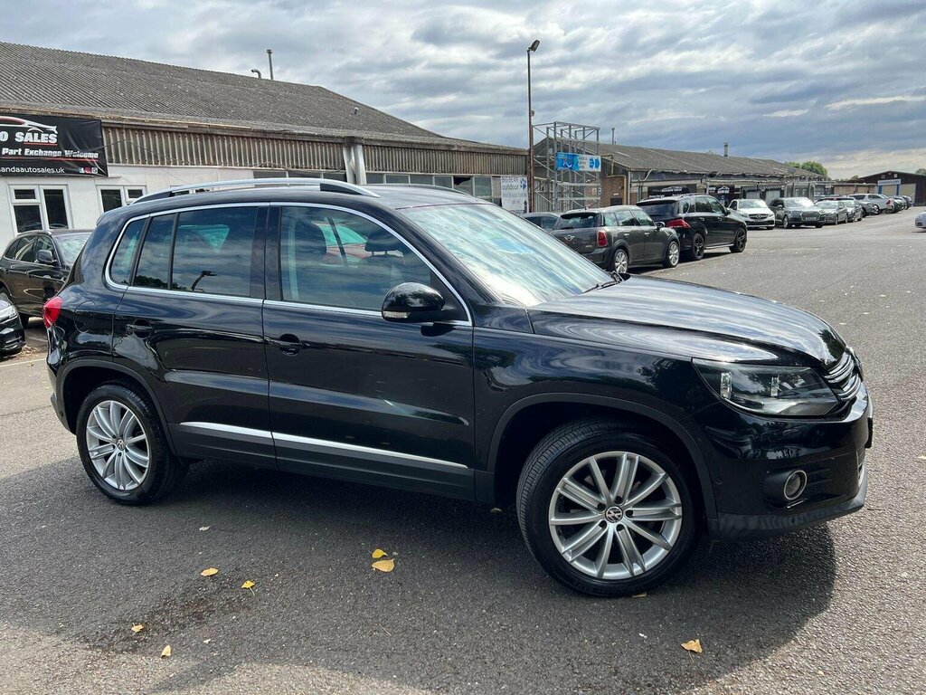 Volkswagen Tiguan 2.0 Tdi Bluemotion Tech Match Edition 4Wd Euro 6 NA65RXY Black #4