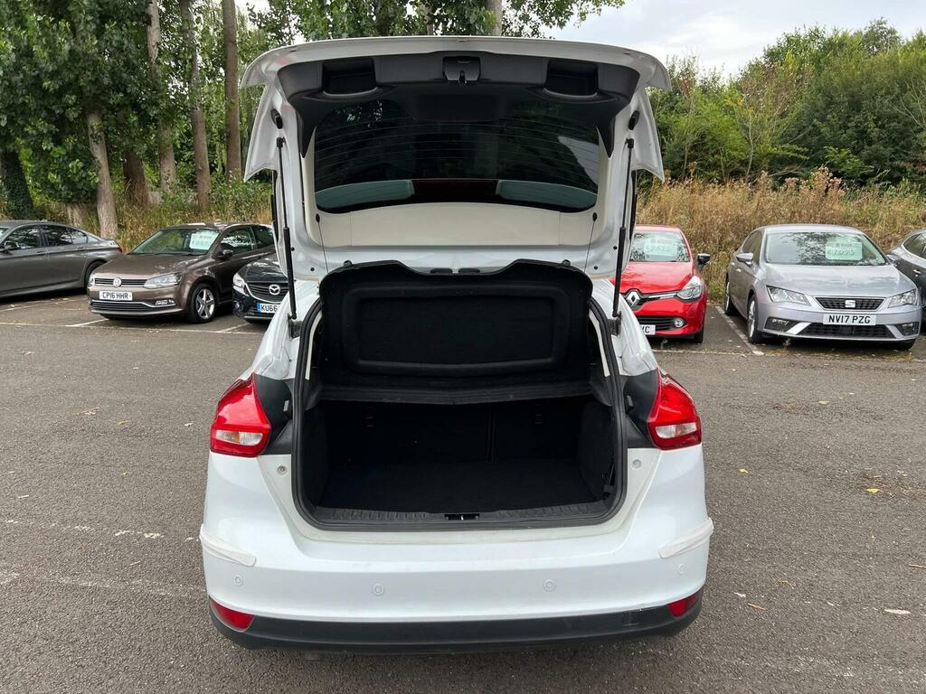 Ford Focus Hatchback 1.5 Tdci Titanium Euro 6 Ss 2016 YT16EZG White #6