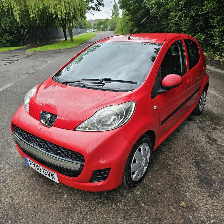 Peugeot 107 1.0-Urban-5dr FY10GVK Red #2