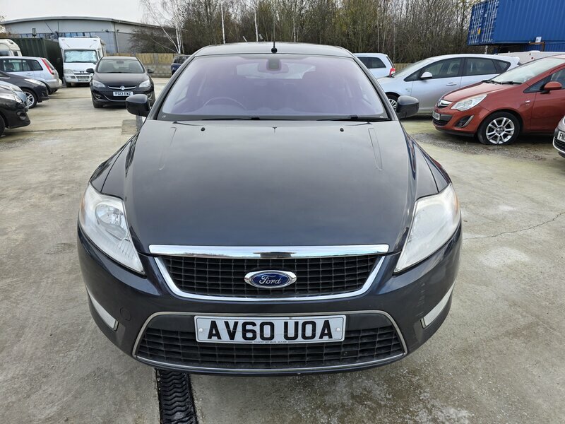 Ford Mondeo 2.0-Mondeo-sport-5dr Grey #2