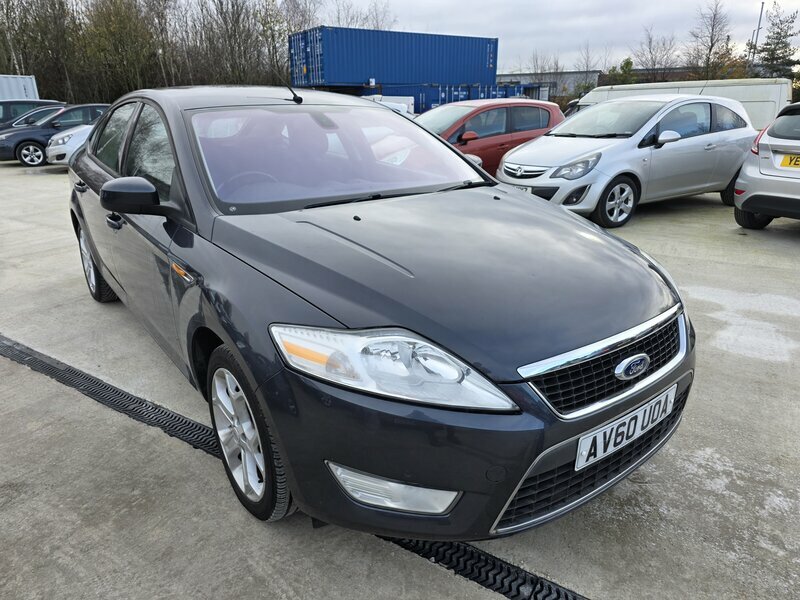 Ford Mondeo 2.0-Mondeo-sport-5dr Grey