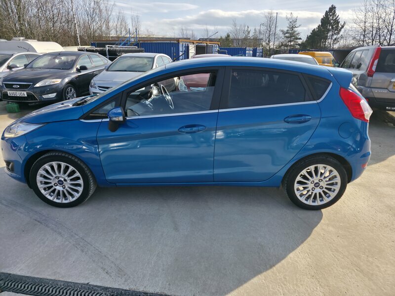 Ford Fiesta 1.0-Fiesta-titanium-5dr MW64RKO Blue #4