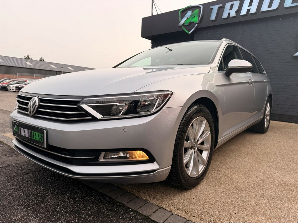 Volkswagen Passat Estate WM67DFU Silver #3