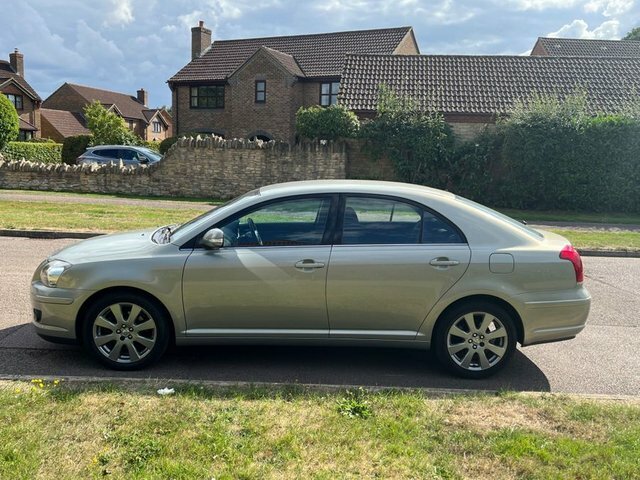 Toyota Avensis 2.0 Tr D-4d 125 Bhp Silver #6