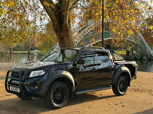 Nissan Navara Navara 2.3 Dci Tekna 4X4 Shr Dcb 190 Bhp Black #2