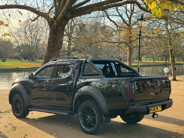 Nissan Navara Navara 2.3 Dci Tekna 4X4 Shr Dcb 190 Bhp Black #6