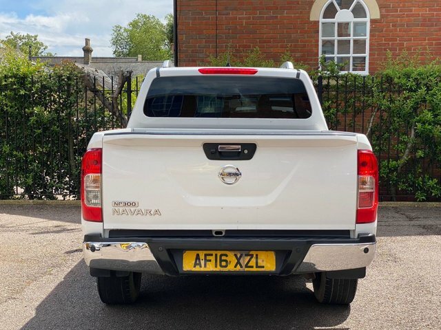 Nissan Navara Navara 2.3 Dci Tekna 4X4 Shr Dcb 190 Bhp White #6