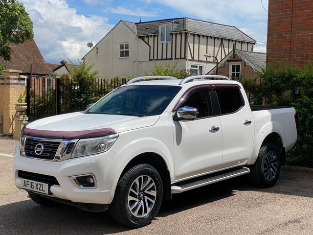 Nissan Navara Navara 2.3 Dci Tekna 4X4 Shr Dcb 190 Bhp White #2
