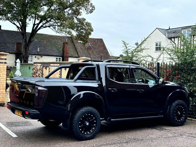 Nissan Navara 2.3 Dci N-guard Pickup Double Cab EY19VUP Black #6