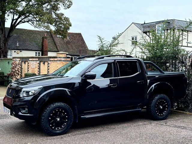 Nissan Navara 2.3 Dci N-guard Pickup Double Cab EY19VUP Black #3