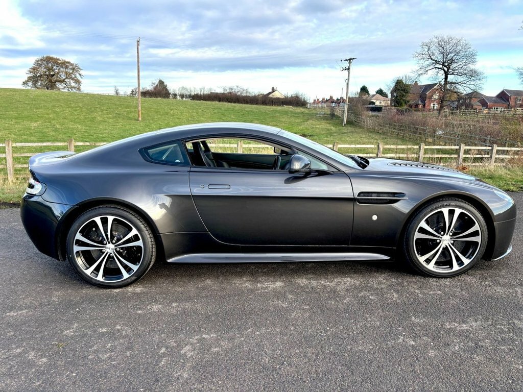 Aston Martin Vantage 5.9L S V12 Grey