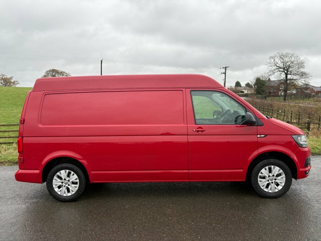 Volkswagen Transporter 2L Highline Red