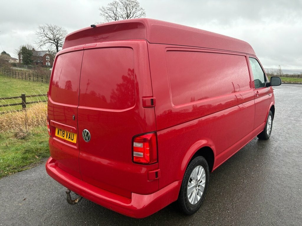 Volkswagen Transporter 2L Highline WT18VAU Red #4