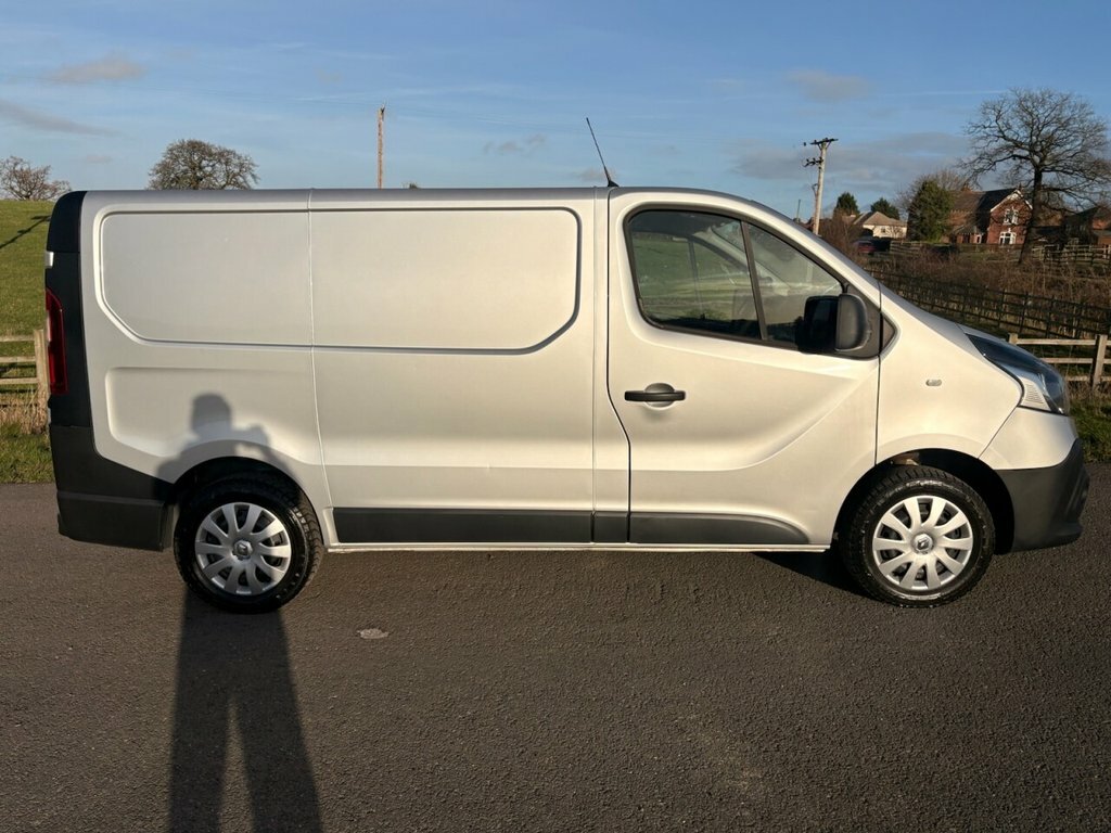 Renault Trafic 1.6L Business Silver