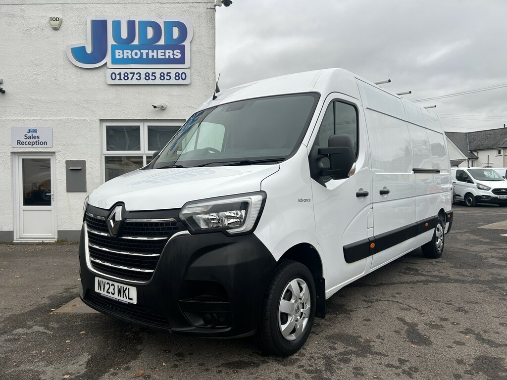 Renault Master 2.3 Dci Advance Lwb Med Roof 135Bhp Air Con 