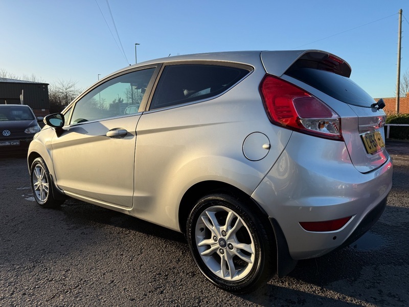Ford Fiesta Zetec Silver #5