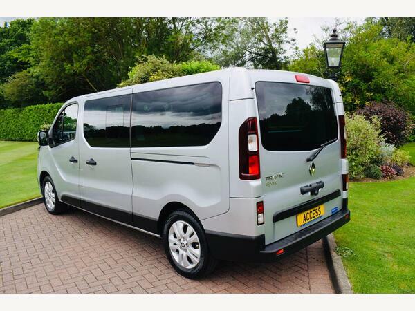Renault Trafic Minibus 2.0 Dci 30 Sport Edc Lwb Euro 6 S S MW24TZL Grey #5