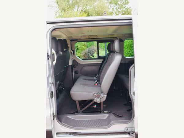 Renault Trafic Minibus 2.0 Dci 30 Sport Edc Lwb Euro 6 S S MW24TZL Grey #3