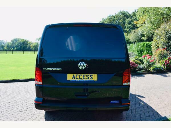 Volkswagen Transporter Panel Van 2.0 Tdi T30 Highline Dsg Fwd Swb Euro 6 MH23HLF Black #5