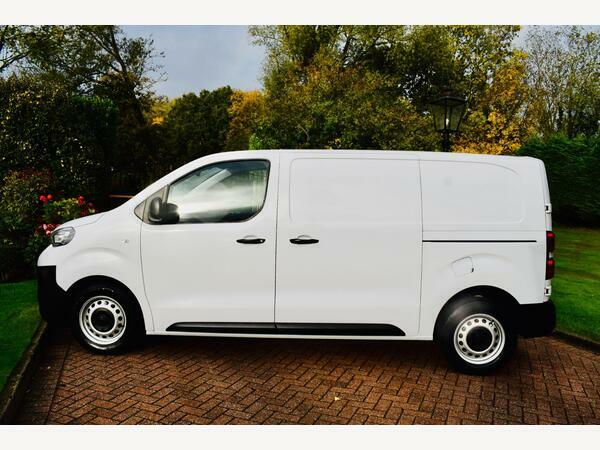 Peugeot Expert Panel Van 1.5 Bluehdi 1000 Professional Premium CF23AXZ White #2